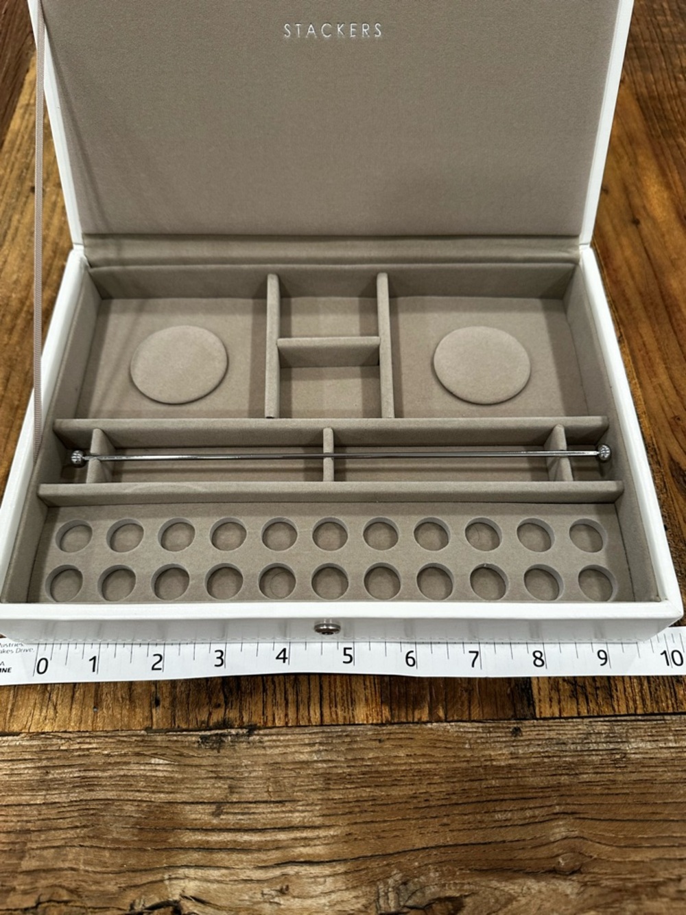 Lux Suede Jewelry and charm Organizer Box in white cream - Brand: - Picture 5 of 7